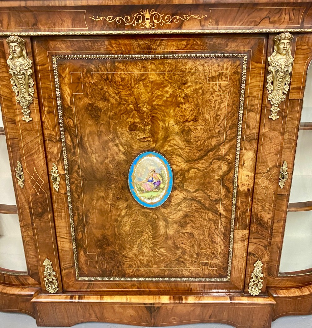 Fine Victorian Burr Walnut Credenza Side Cabinet View IX