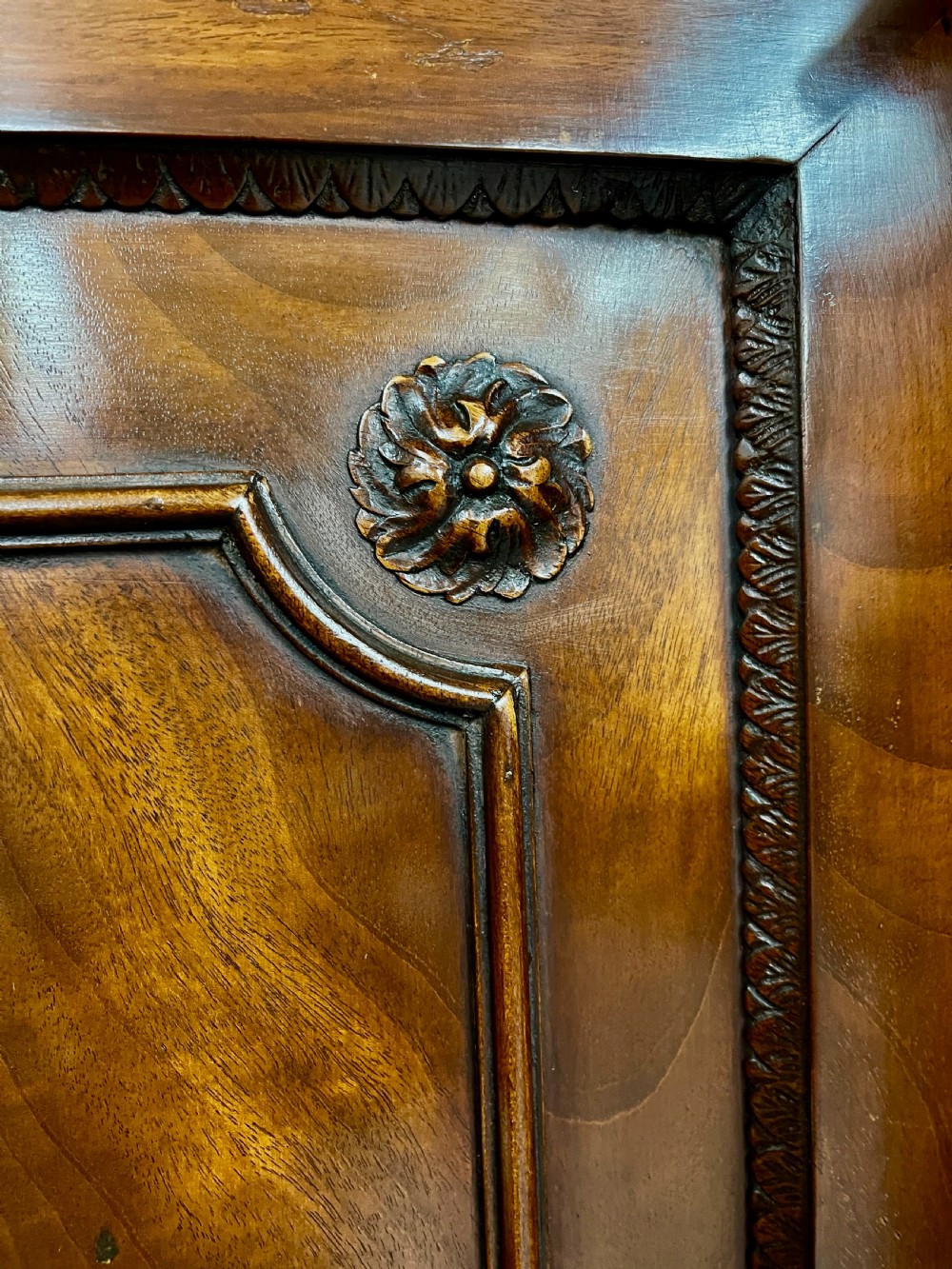 Fine George III Breakfront Linen Press Wardrobe View VI