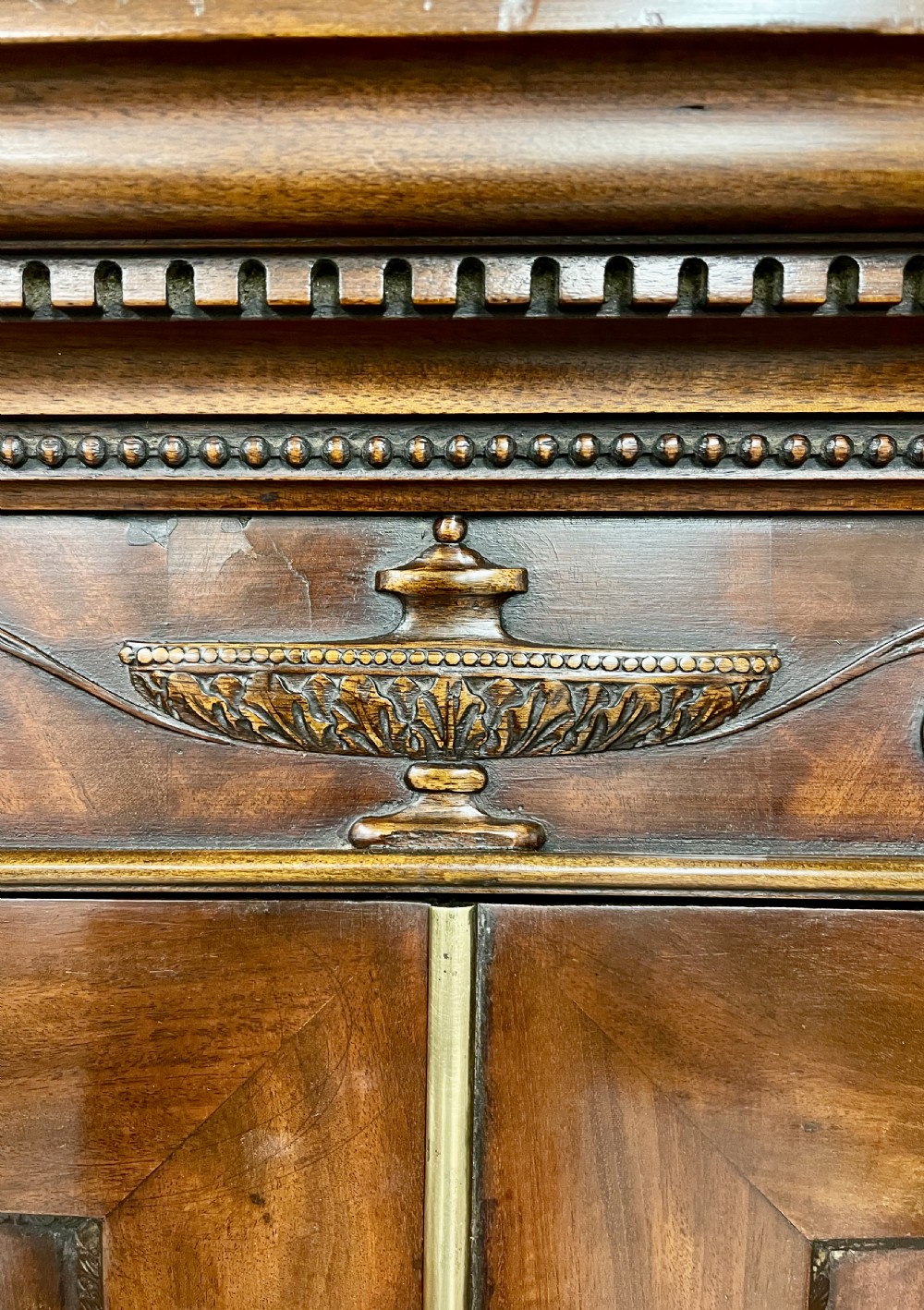 Fine George III Breakfront Linen Press Wardrobe View VII