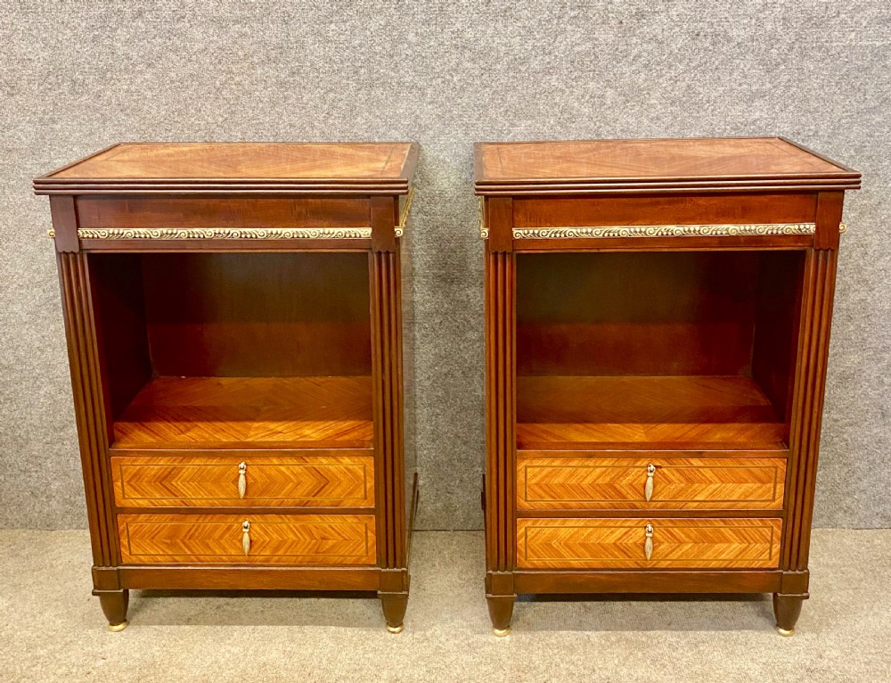 Good Quality Pair of Kingwood Lamp Tables/ Bedside Cabinets View II