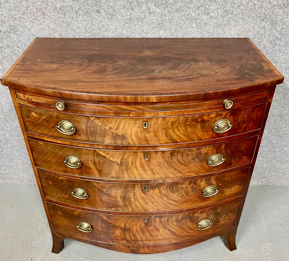 Stunning Antique Hepplewhite Bow Fronted Chest of Drawers