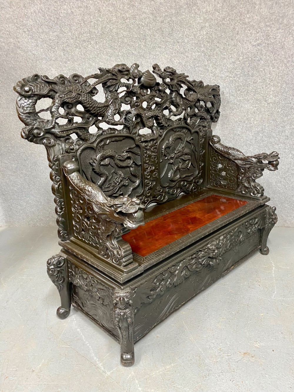 Spectacular Oriental Hall Seat