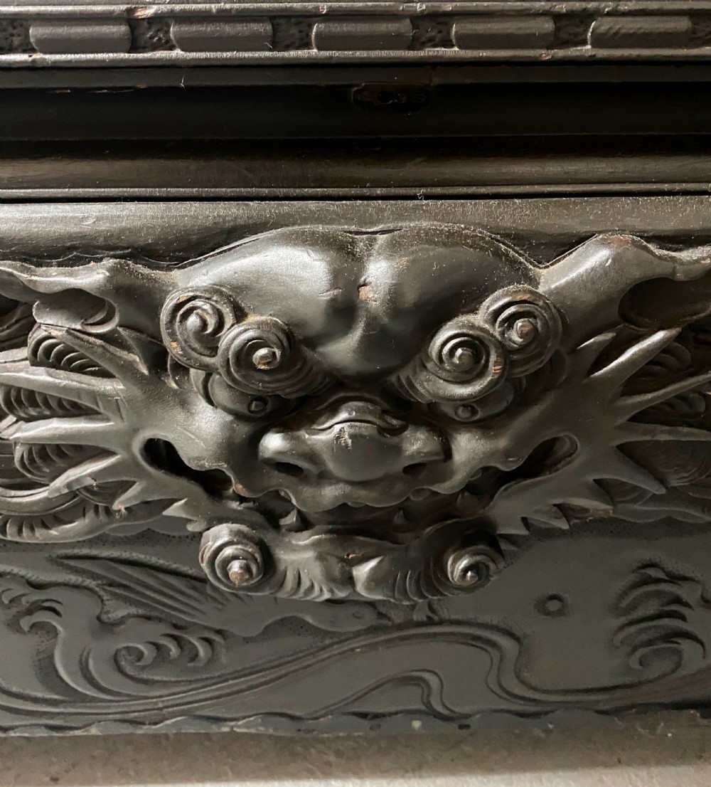 Spectacular Oriental Hall Seat View VII
