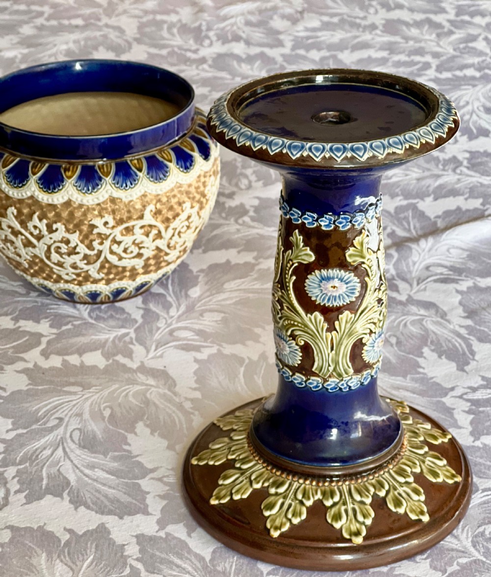19'' Royal Doulton Jardiniere on Stand View III