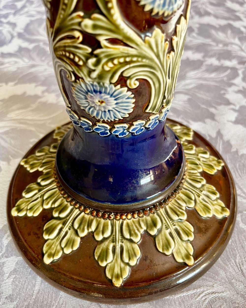 19'' Royal Doulton Jardiniere on Stand View VII