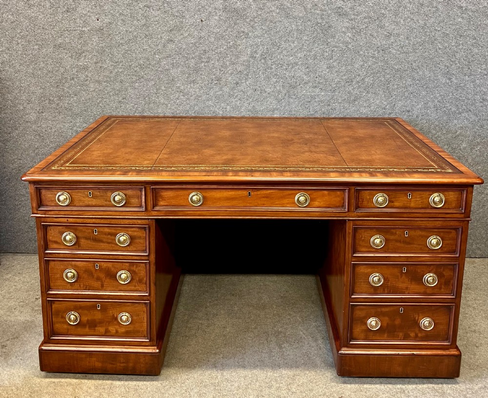 Quality Victorian Mahogany Partners Desk