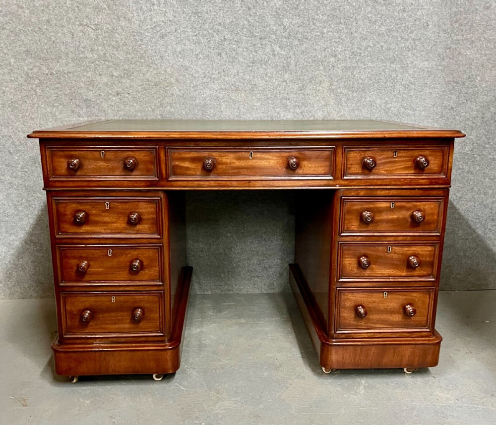 Top Quality Victorian Mahogany Pedestal Desk View VIII