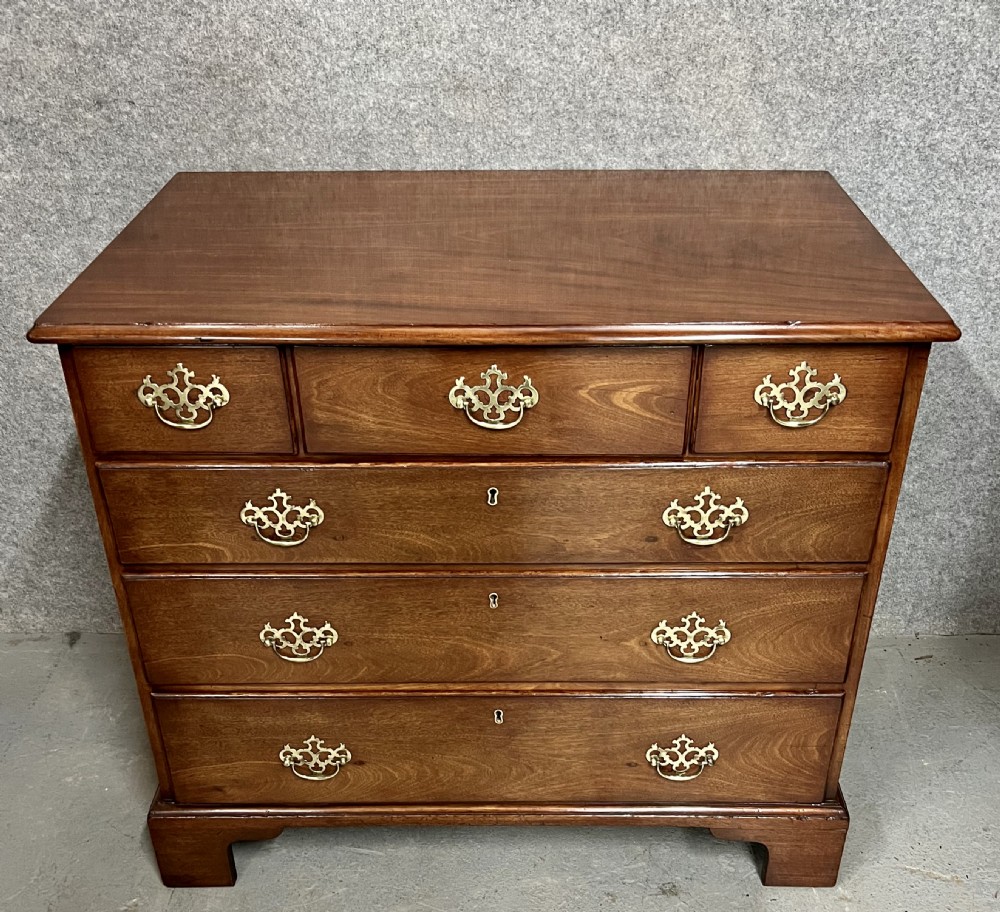 Good Georgian Mahogany Chest of Drawers View II