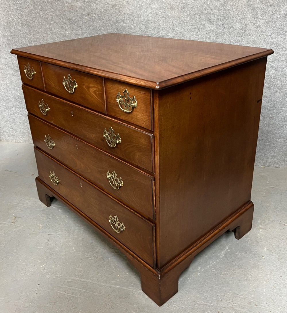 Good Georgian Mahogany Chest of Drawers View IV