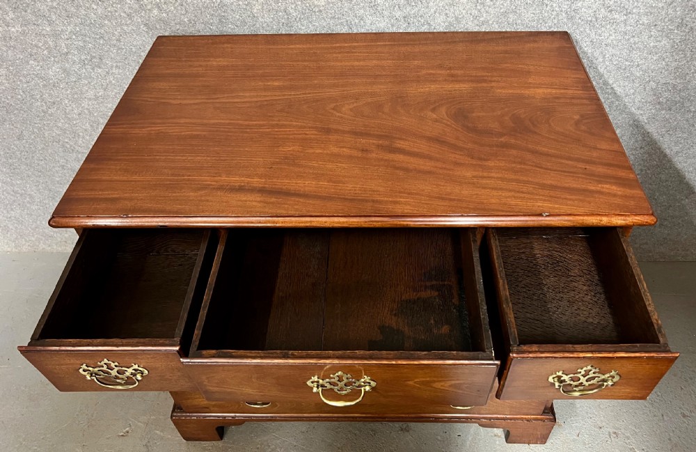 Good Georgian Mahogany Chest of Drawers View V