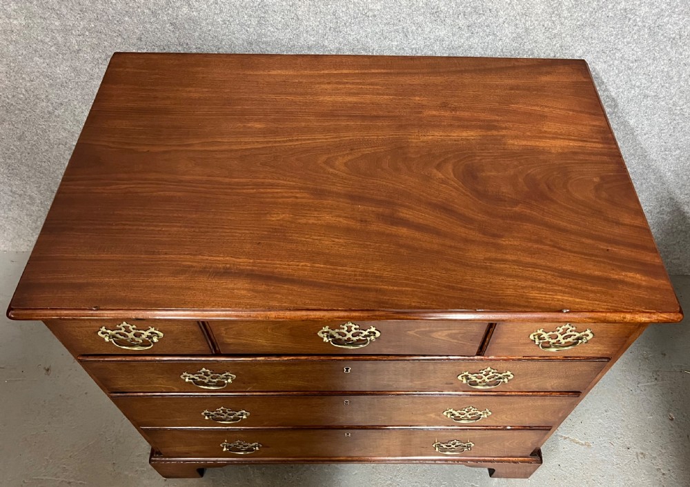 Good Georgian Mahogany Chest of Drawers View VI
