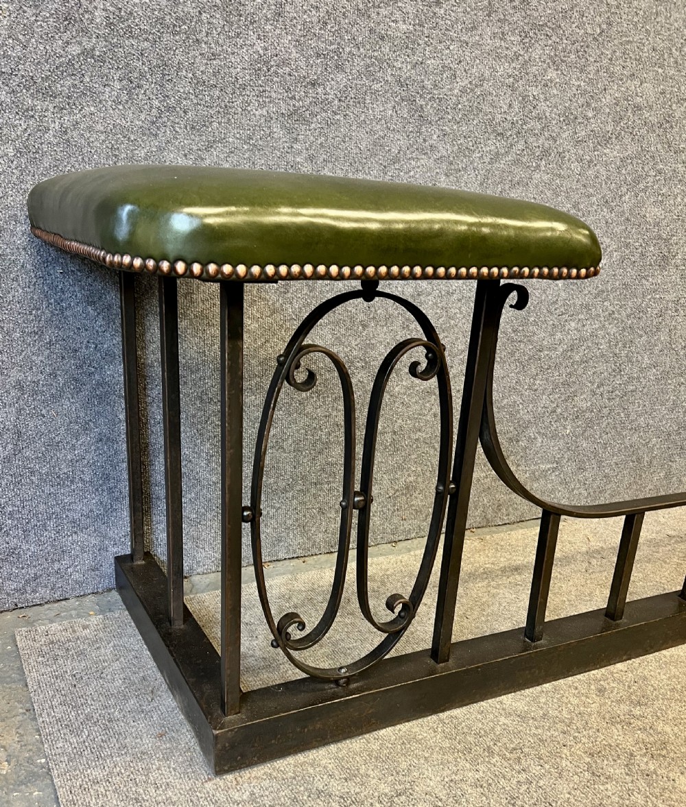 Antique Country House Club Fender View II