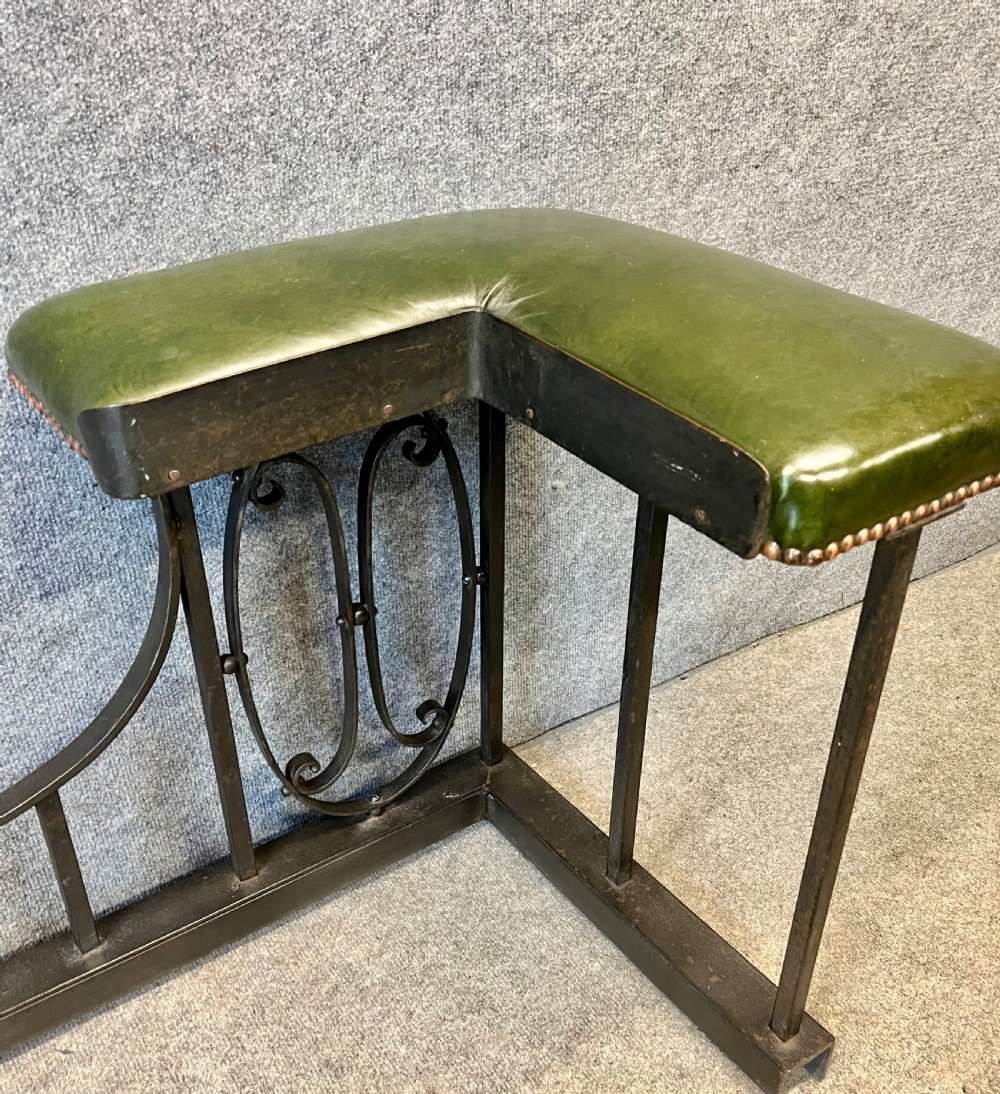 Antique Country House Club Fender View VII