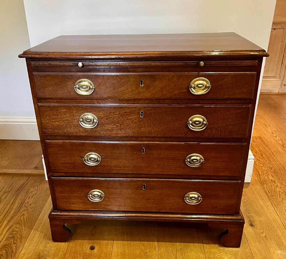 Small 2ft.6'' George II Mahogany Bachelor's  Chest of Drawers