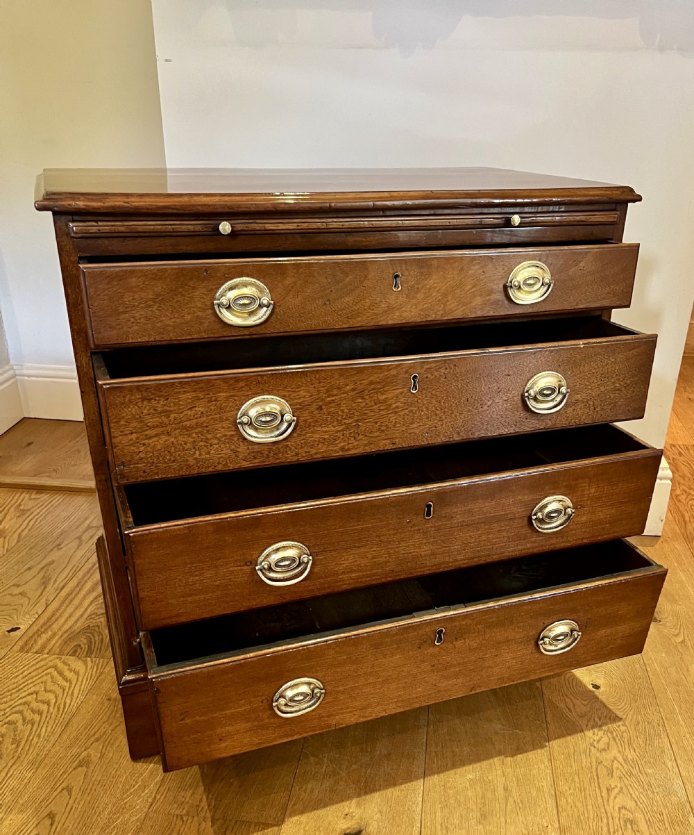 Small 2ft.6'' George II Mahogany Bachelor's  Chest of Drawers View IV