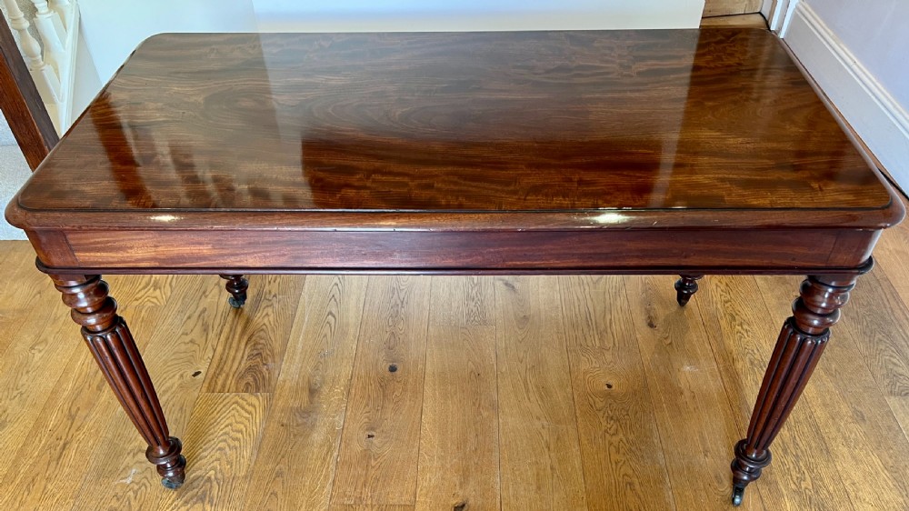Good Quality Figured Mahogany Gillows Style Sofa Table