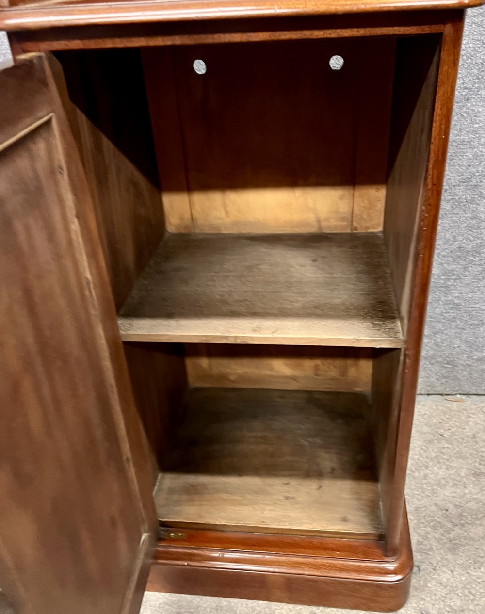 Antique Gillows Mahogany Bedside Cabinet View VIII
