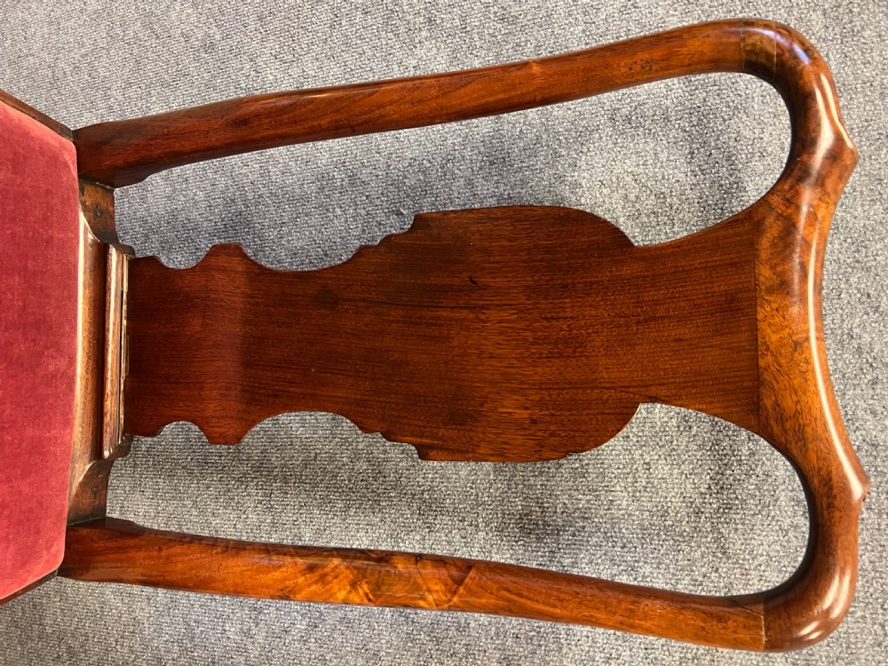 Good Pair of Early 18th.C. Walnut Chairs View IX