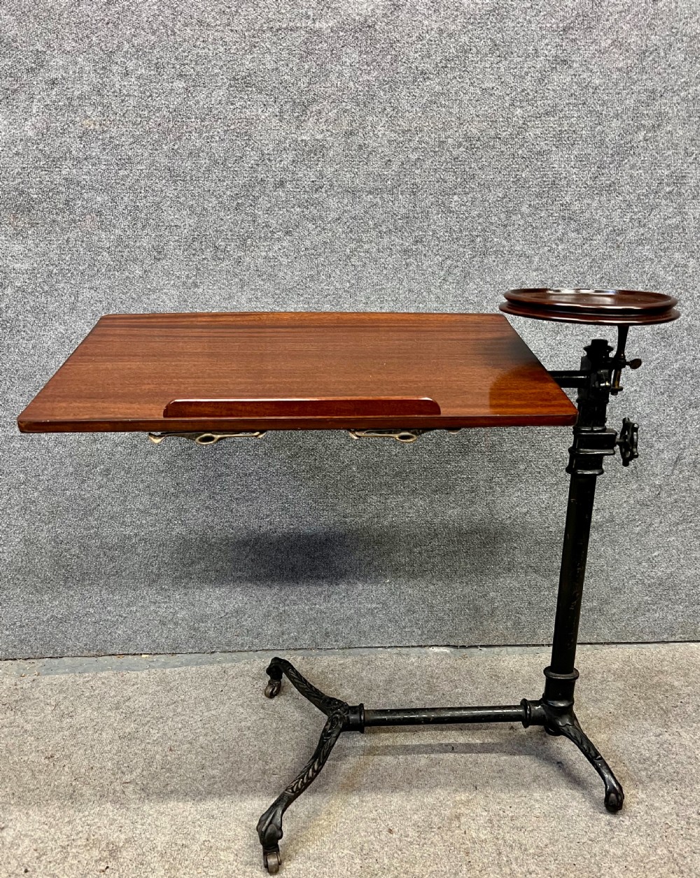 Foots Patent Adjustable Reading Table View II