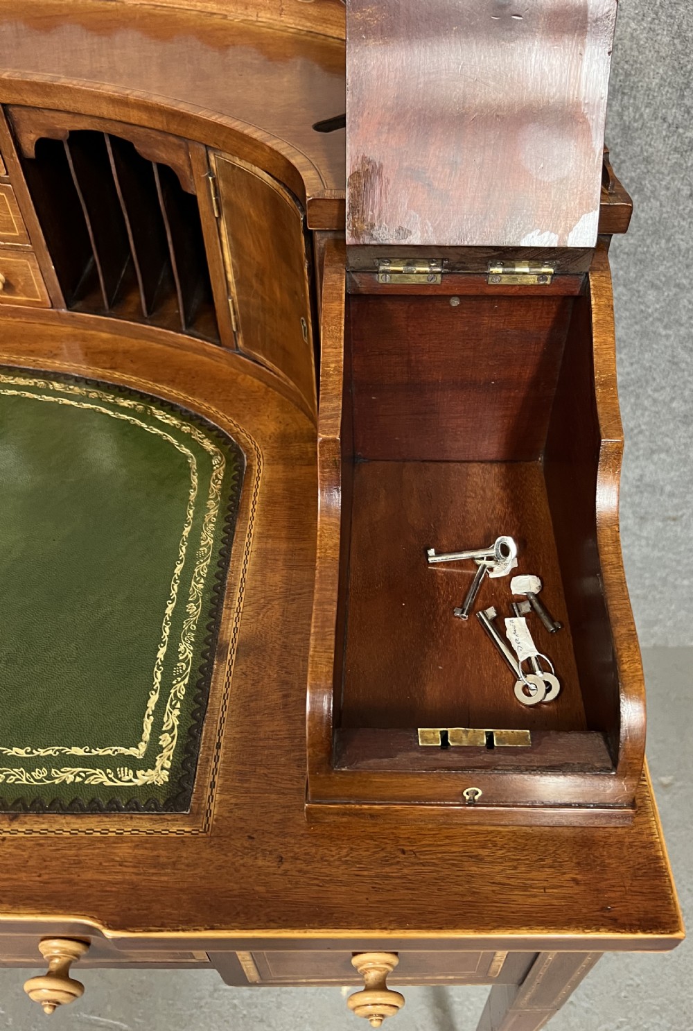Quality Inlaid Carlton House Desk View VIII