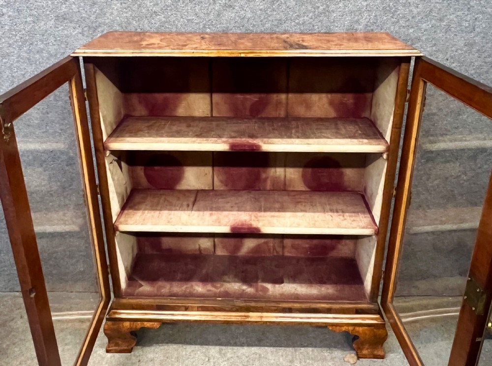Early 18th Century Walnut Cabinet Bookcase View IV