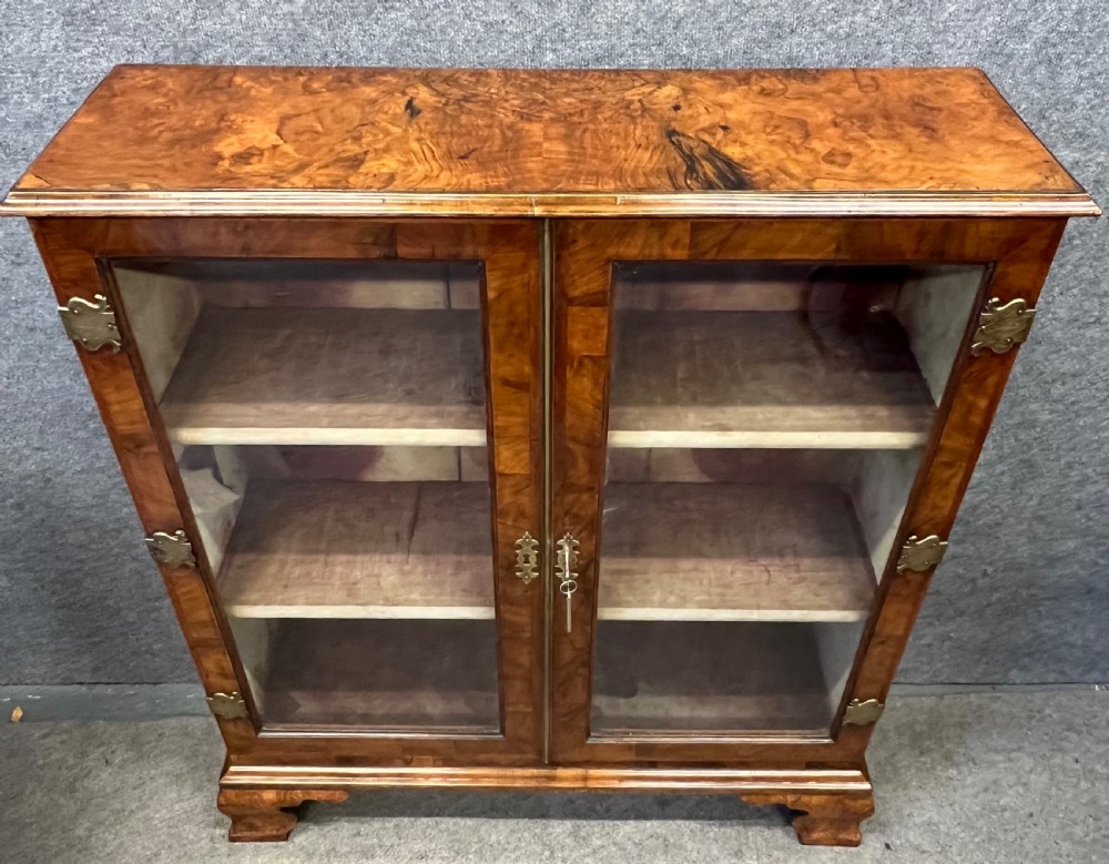 Early 18th Century Walnut Cabinet Bookcase View V