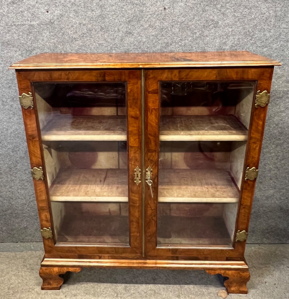 Early 18th Century Walnut Cabinet Bookcase View XIV