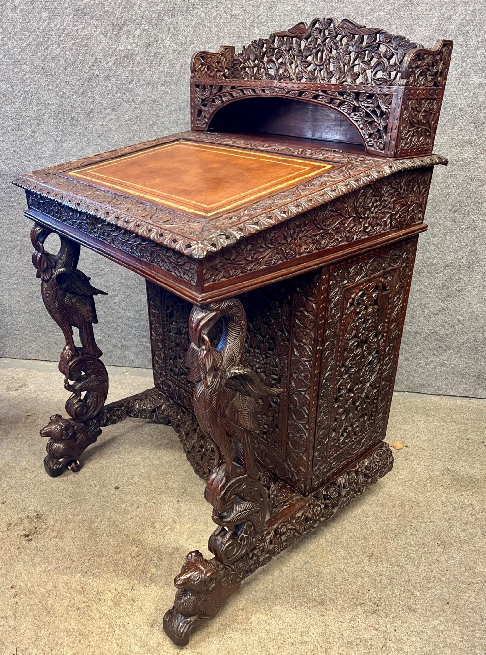 Stunning Anglo Indian Padouk Davenport