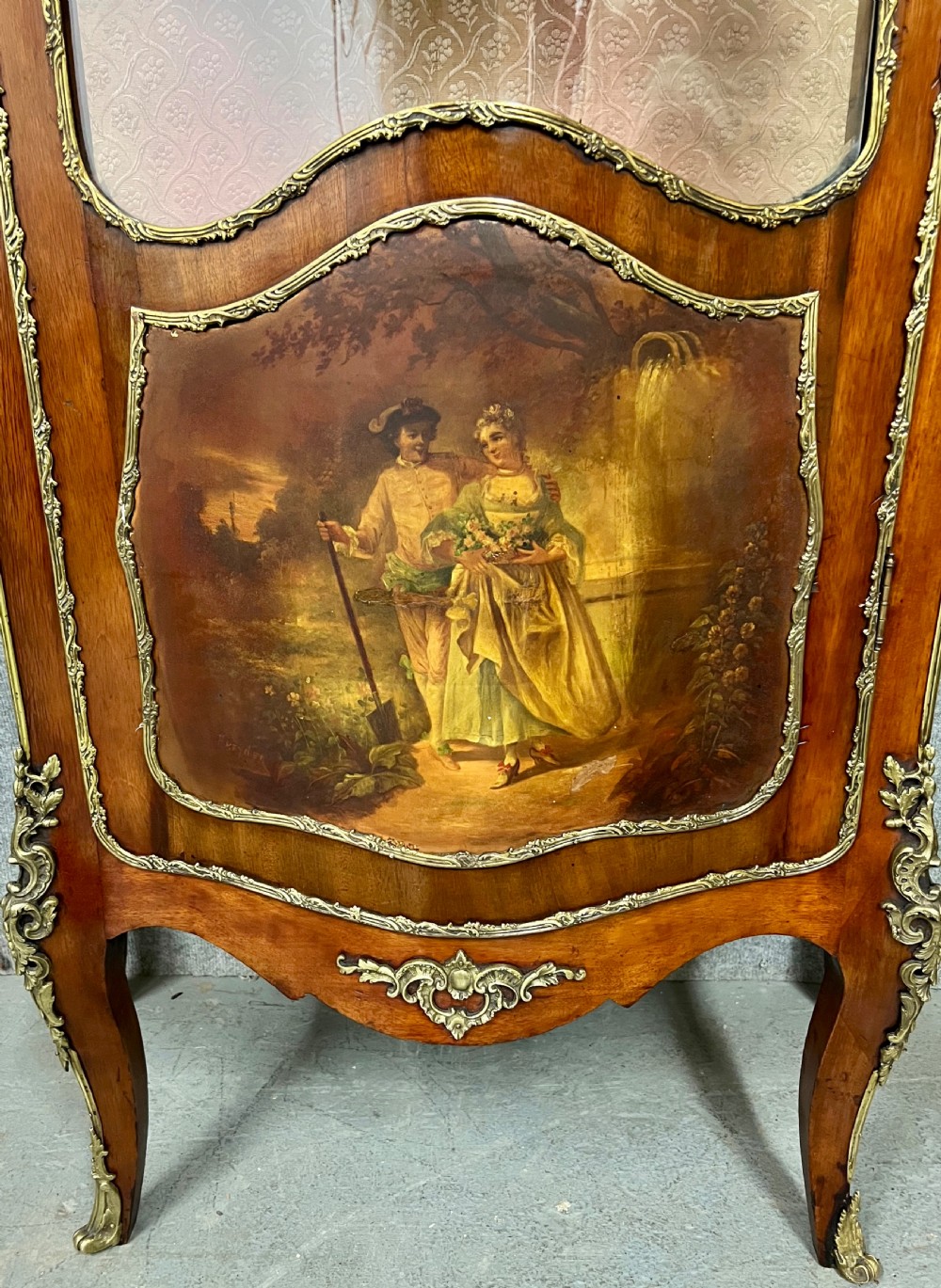 A French Louis XV style Vernis Martin glazed vitrine cabinet with gilt-bronze mounts and a lower hand-painted pastoral scene panel. View IV