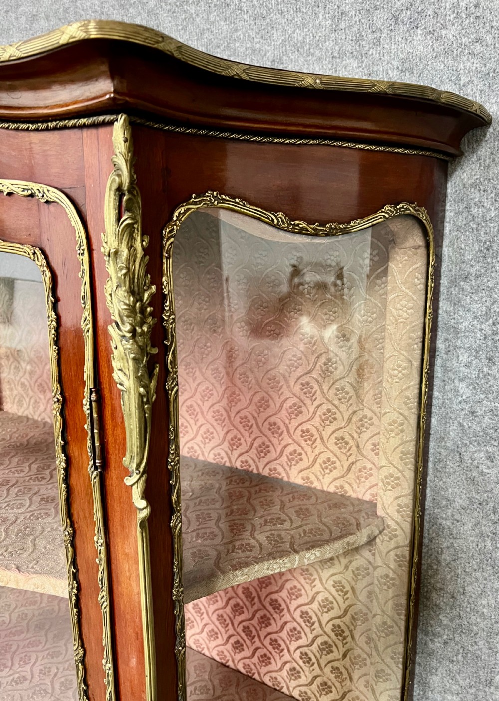 A French Louis XV style Vernis Martin glazed vitrine cabinet with gilt-bronze mounts and a lower hand-painted pastoral scene panel. View VII