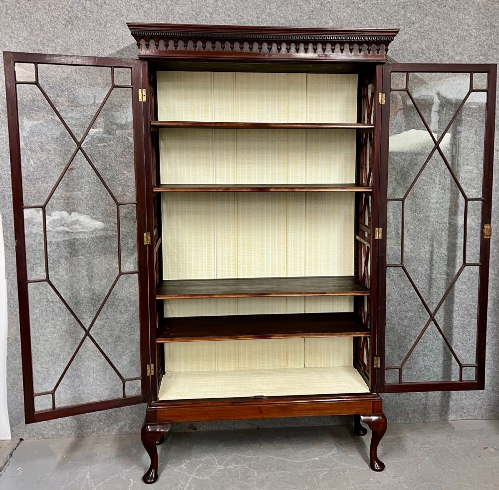 Antique Mahogany Chippendale Style Display Cabinet View VI