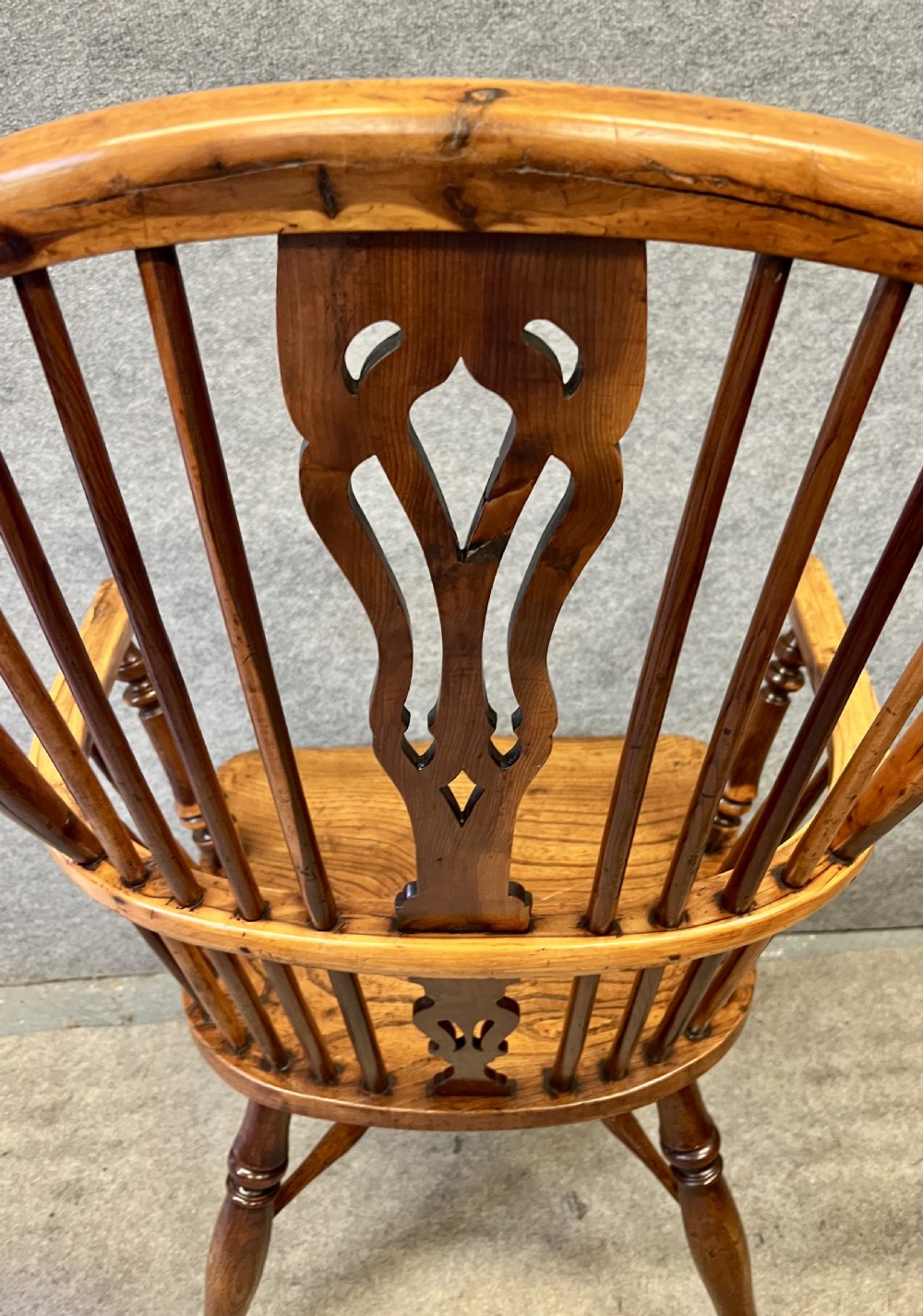 Gabbitass Maker, Large Yew Wood Windsor Chair View X
