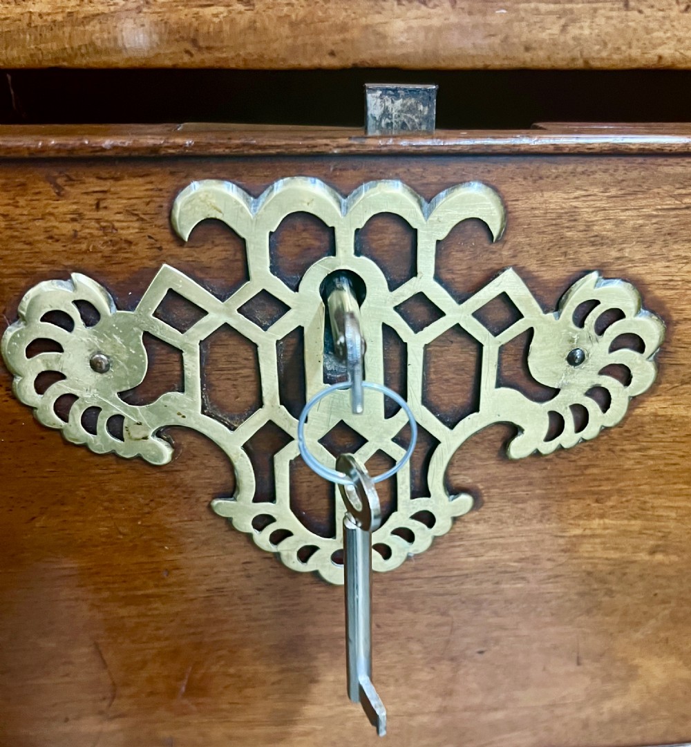 Good George III Mahogany Chest of Drawers View III