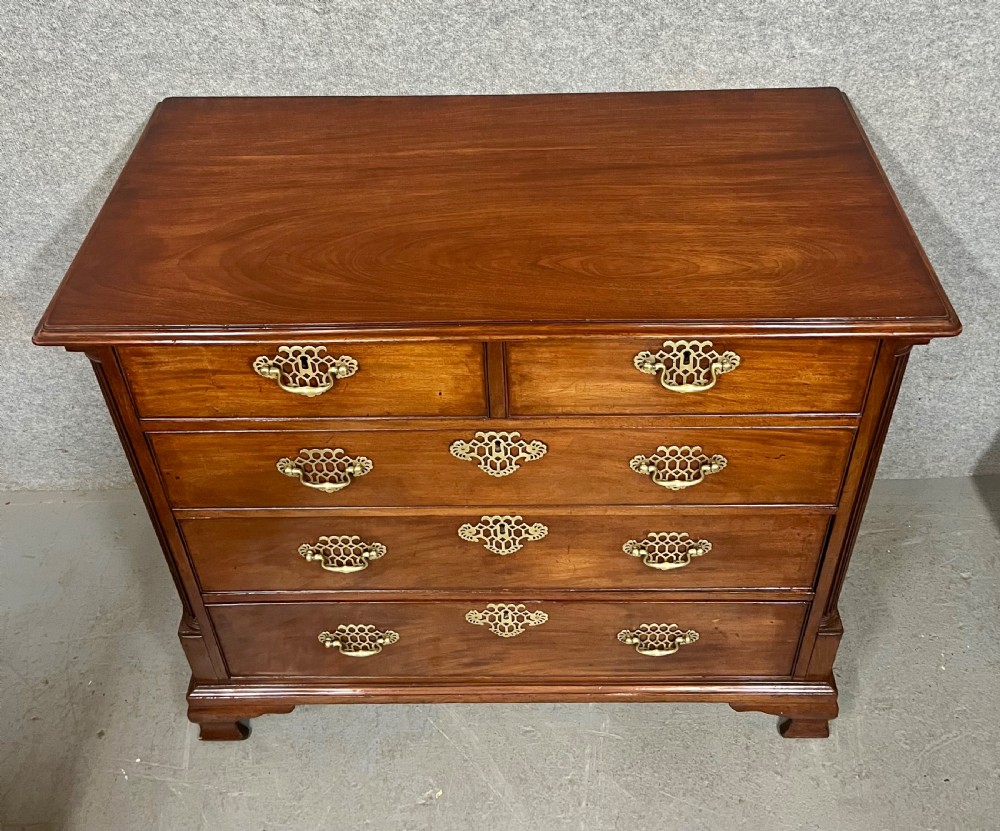 Good George III Mahogany Chest of Drawers View IV