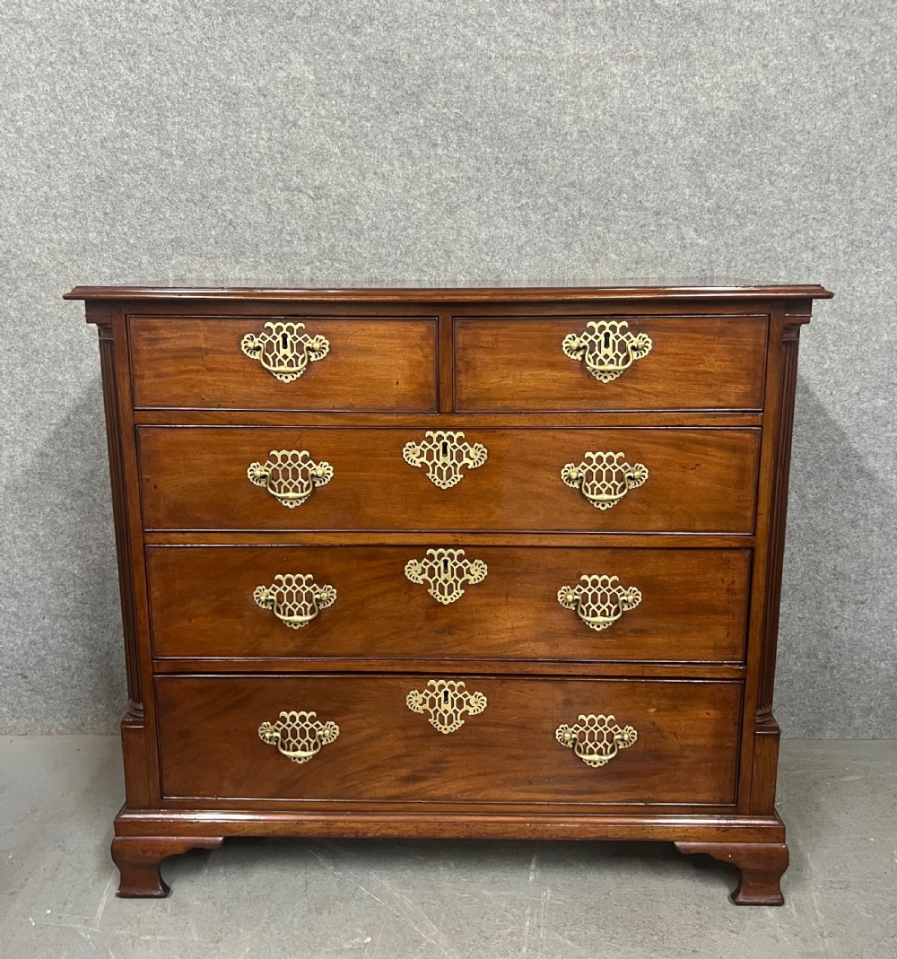 Good George III Mahogany Chest of Drawers View V
