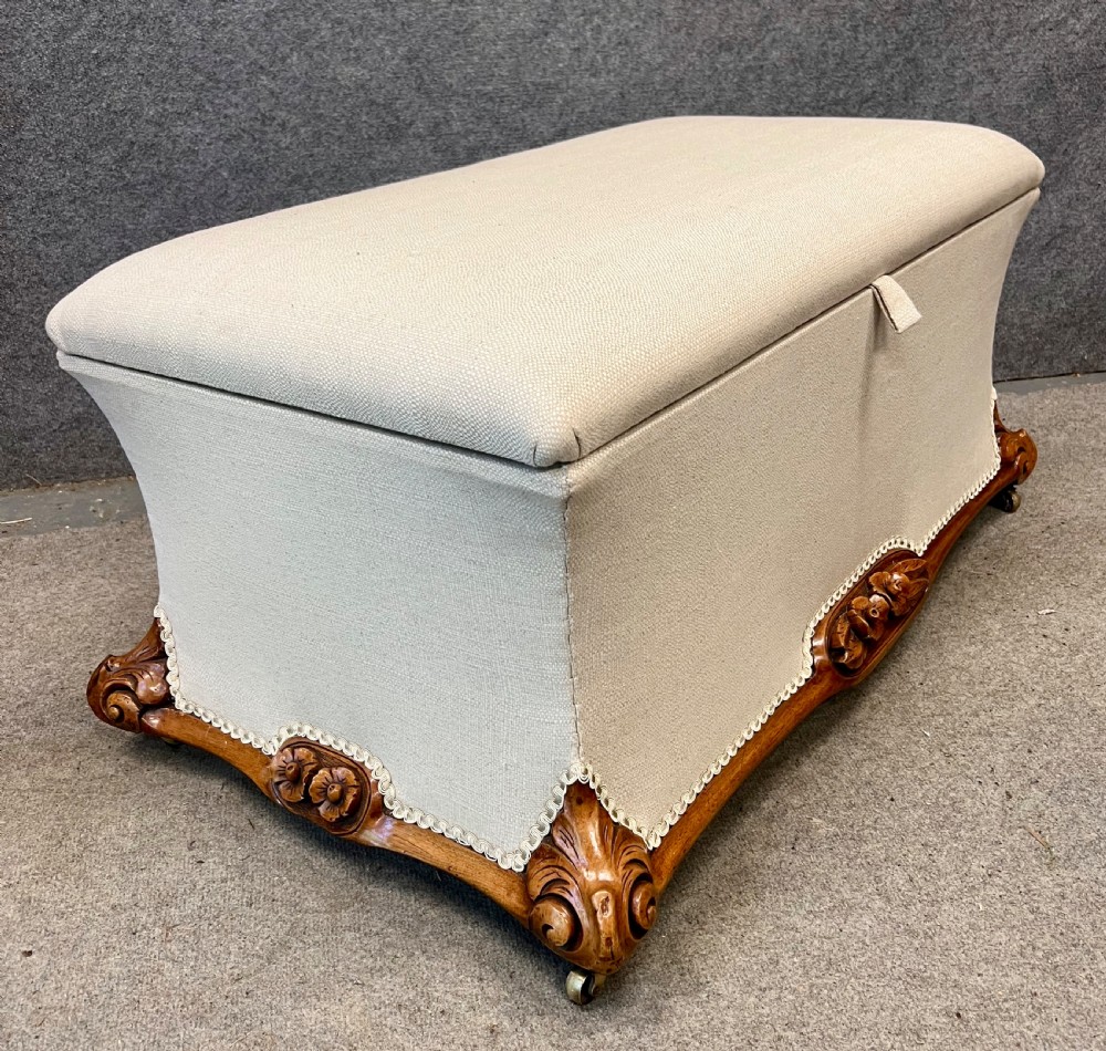 Superb Victorian Walnut Ottoman