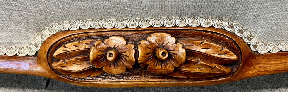 Superb Victorian Walnut Ottoman View VI