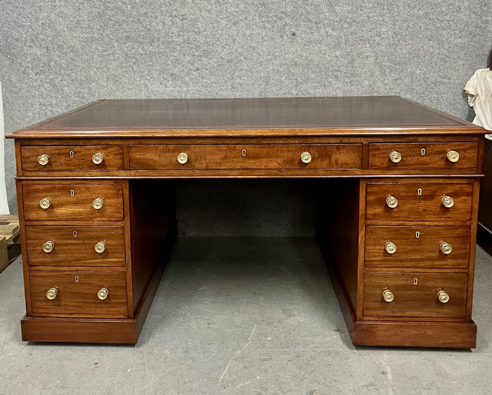 Good Quality 19th.Century Mahogany Partners Desk