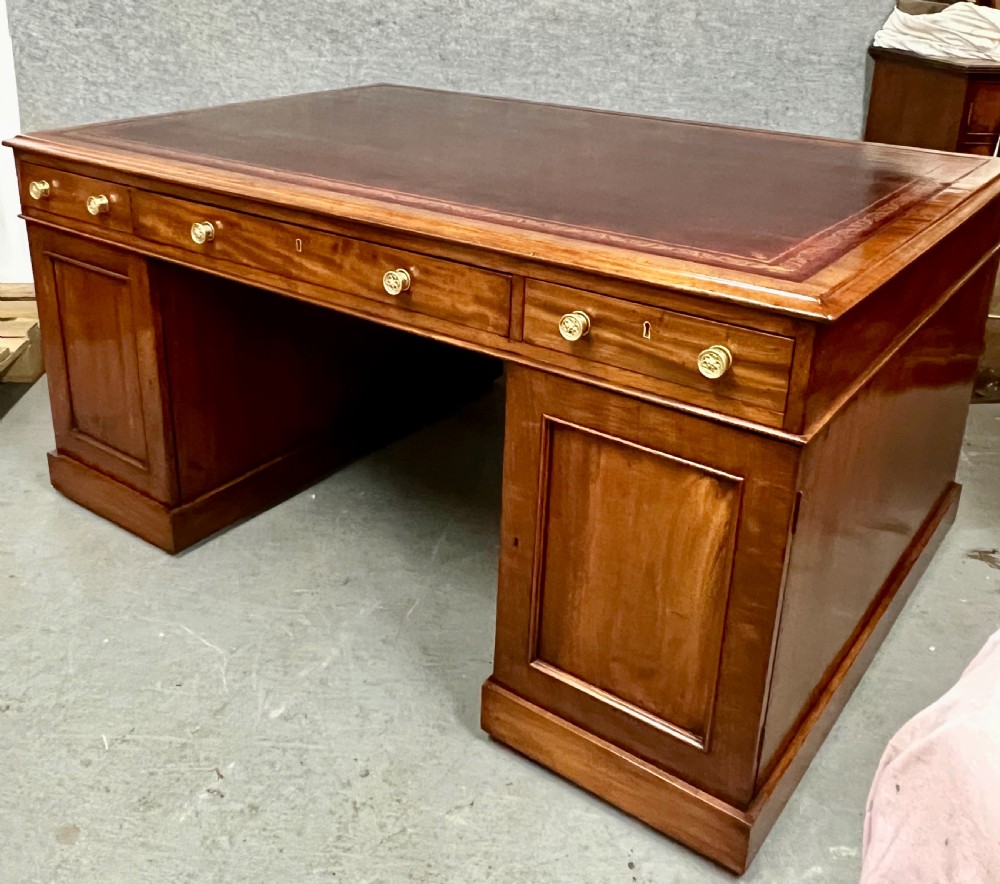 Good Quality 19th.Century Mahogany Partners Desk View IV