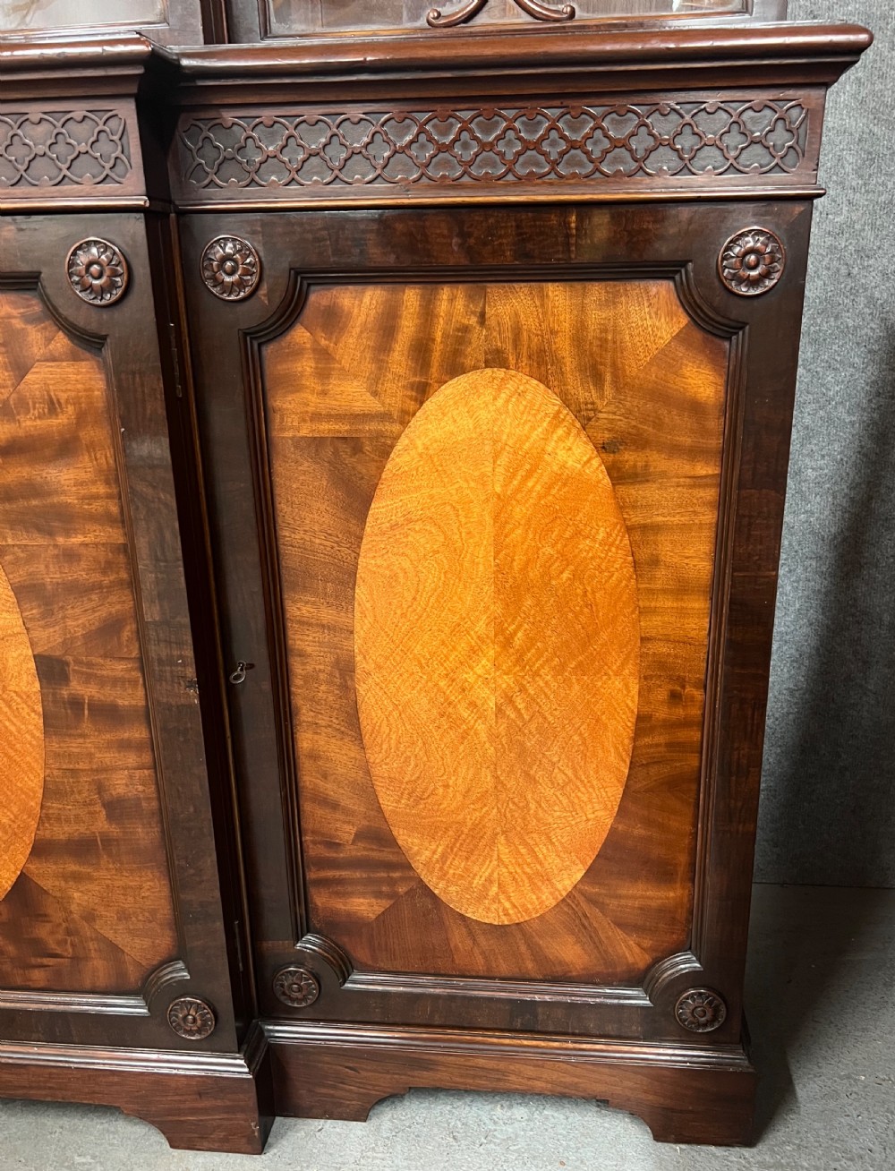 Good Quality Antique Mahogany Breakfront Bookcase. View V