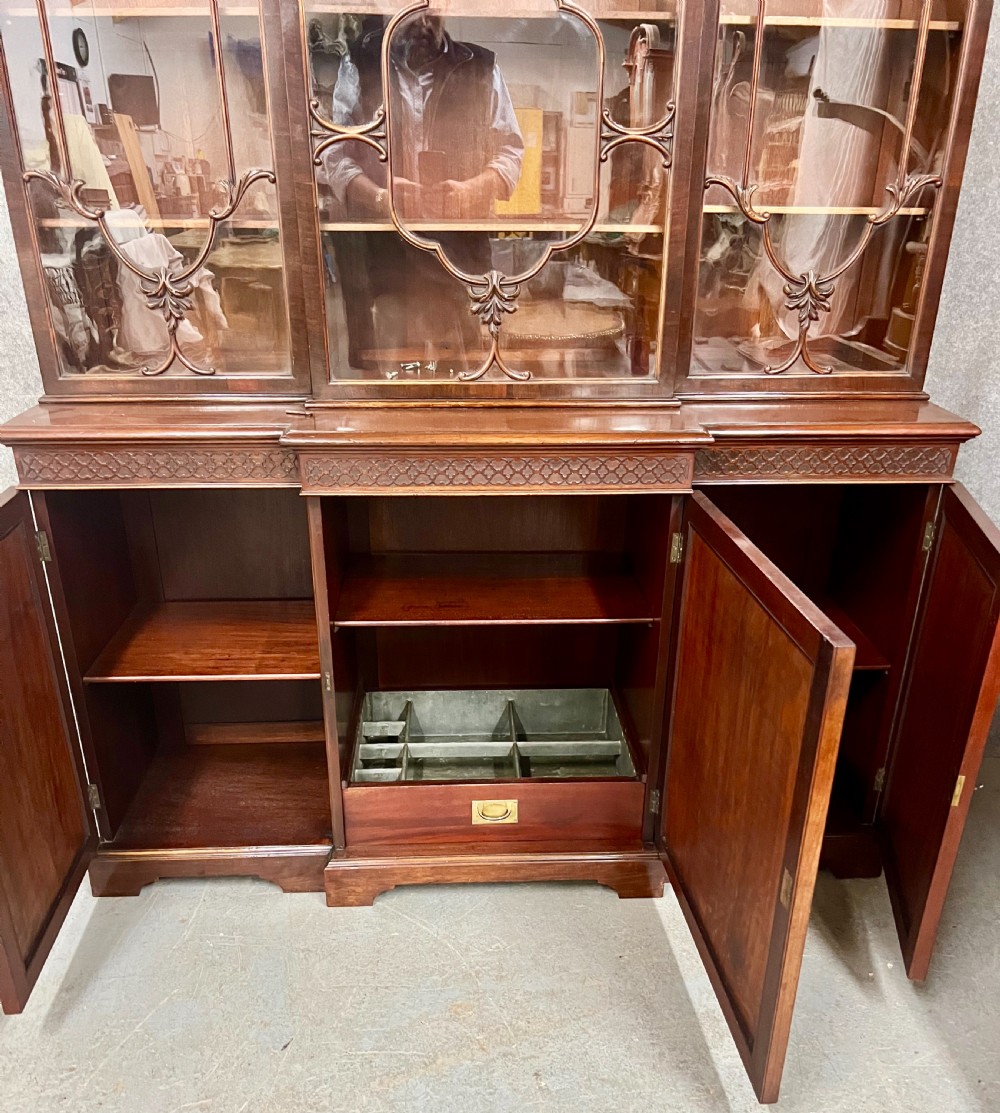 Good Quality Antique Mahogany Breakfront Bookcase. View IX