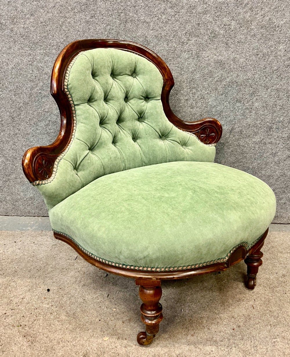 Victorian Walnut Bedroom Chair