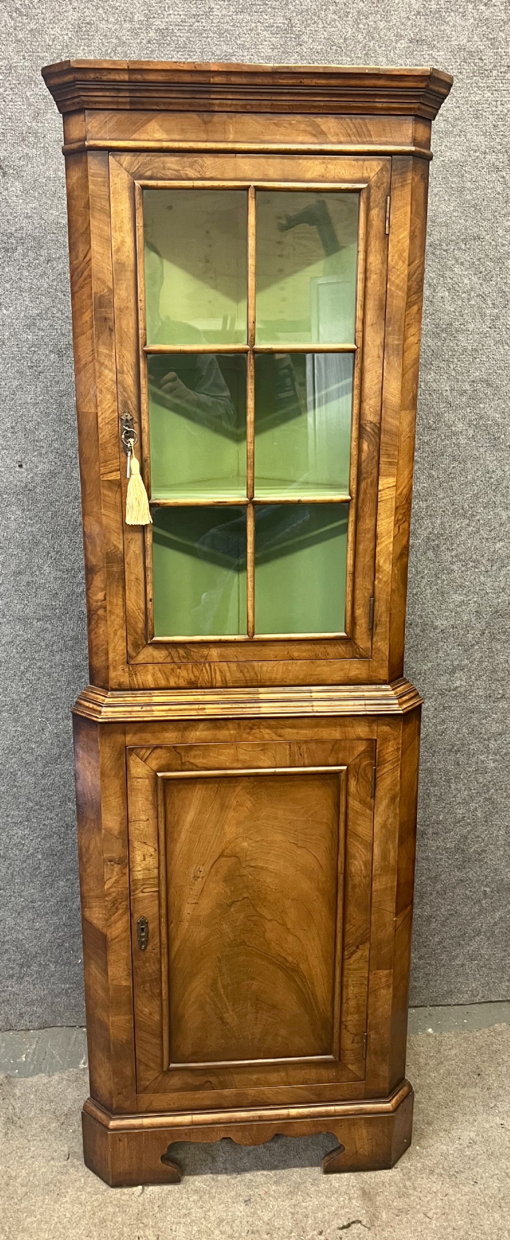 Quality Queen Anne Style Corner Cabinet