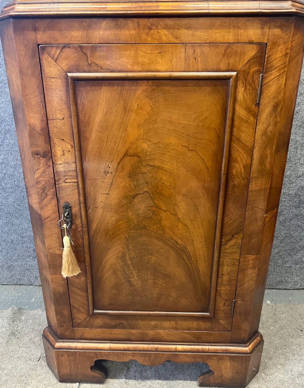 Quality Queen Anne Style Corner Cabinet View VI