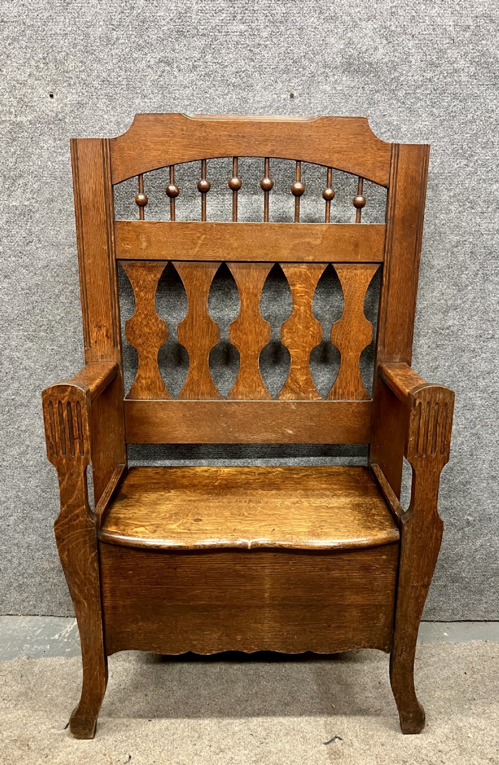 Arts & Crafts Oak Hall Seat