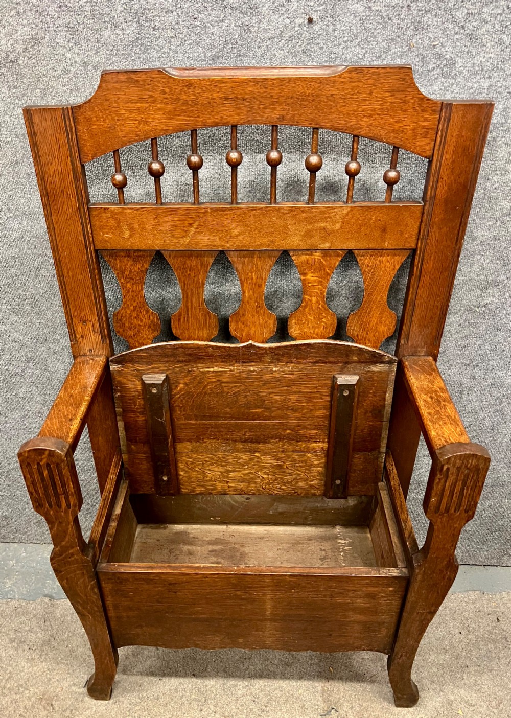 Arts & Crafts Oak Hall Seat View II
