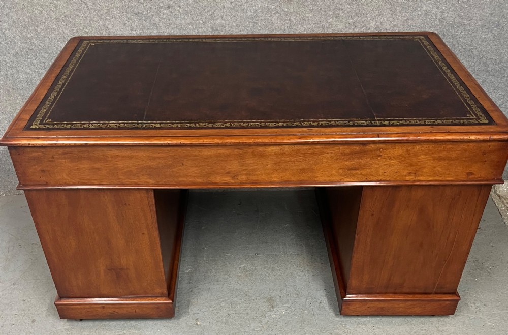 Victorian Good Quality 5Ft. X 3Ft. Mahogany Desk View II
