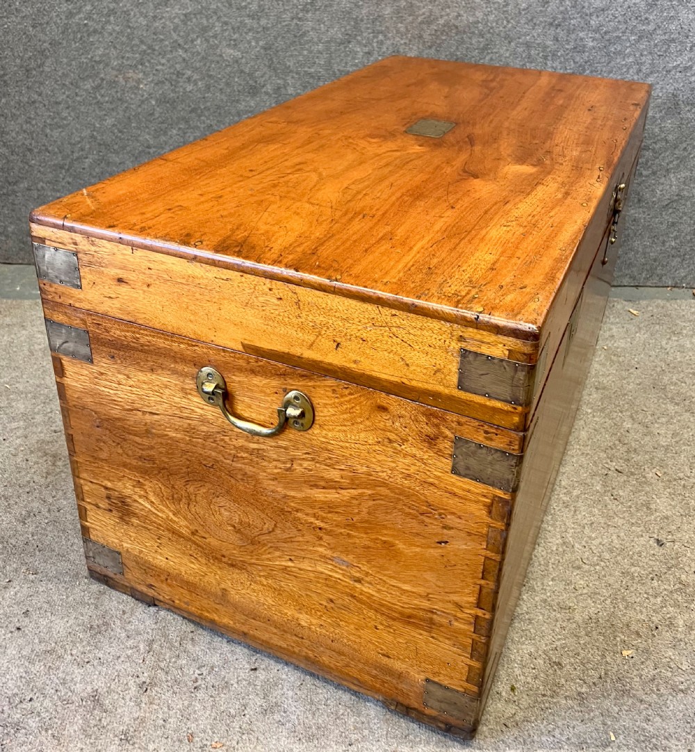 Large Camphor Campaign Trunk View III