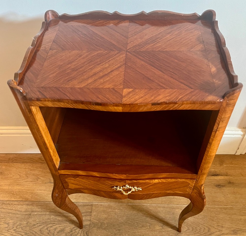 Pair of Good Quality Kingwood Bedside Cabinets View VII