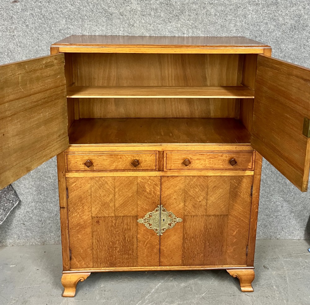 Maples & Co. Oak Linen Cupboard View IV